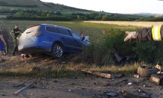Șoferul care a provocat accidentul devastator la Viișoara avea permisul suspendat. O femeie a murit, iar alte cinci persoane sunt grav rănite