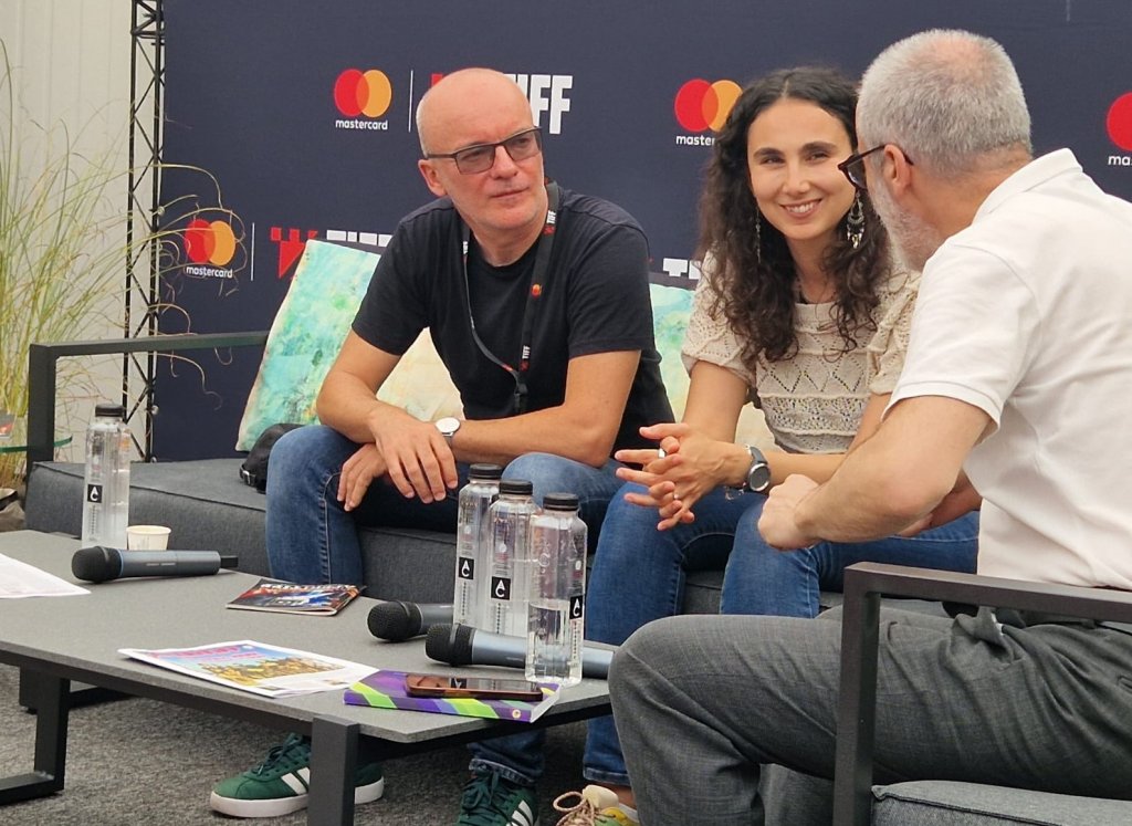 Jurnalism pe roți, despre DIASPORA. Elena Stancu și Cosmin Bumbuț, la TIFF. Adevărul despre migrație, trăit și scris din mijlocul oamenilor