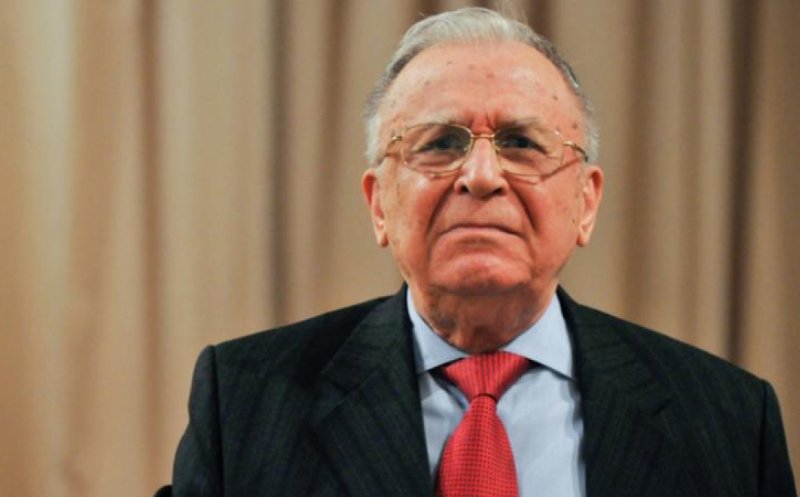 Ion Iliescu, operat de urgență după agravarea stării de sănătate. Ce spun reprezentanții spitalului