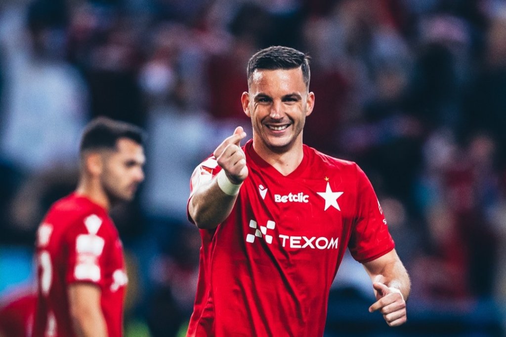 Crește concurența pentru Louis Munteanu. CFR Cluj a pus ochii pe un atacant trecut pe la Barcelona