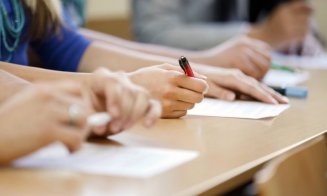 Un student a agresat un supraveghetor, după ce a fost prins copiind. Polițiștii cercetează cazul