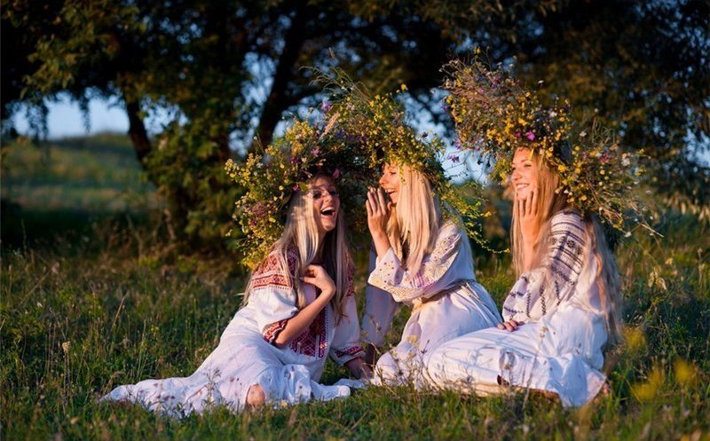 Noaptea de Sânziene 2025. Tradiții și obiceiuri: Ce trebuie să faci în această noapte ca să învingi spiritele rele