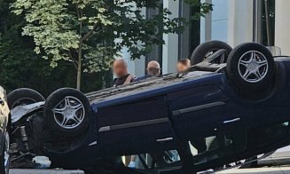 Cluj: O mașină s-a răsturnat. Cum s-a produs accidentul