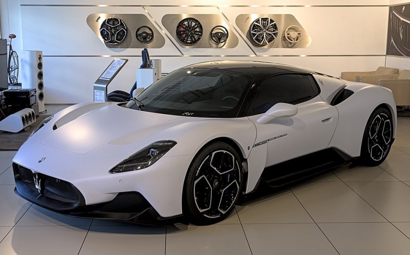 Un producător auto de lux ar putea fi vândut. Interesul pentru mașinile companiei s-a înjumătățit