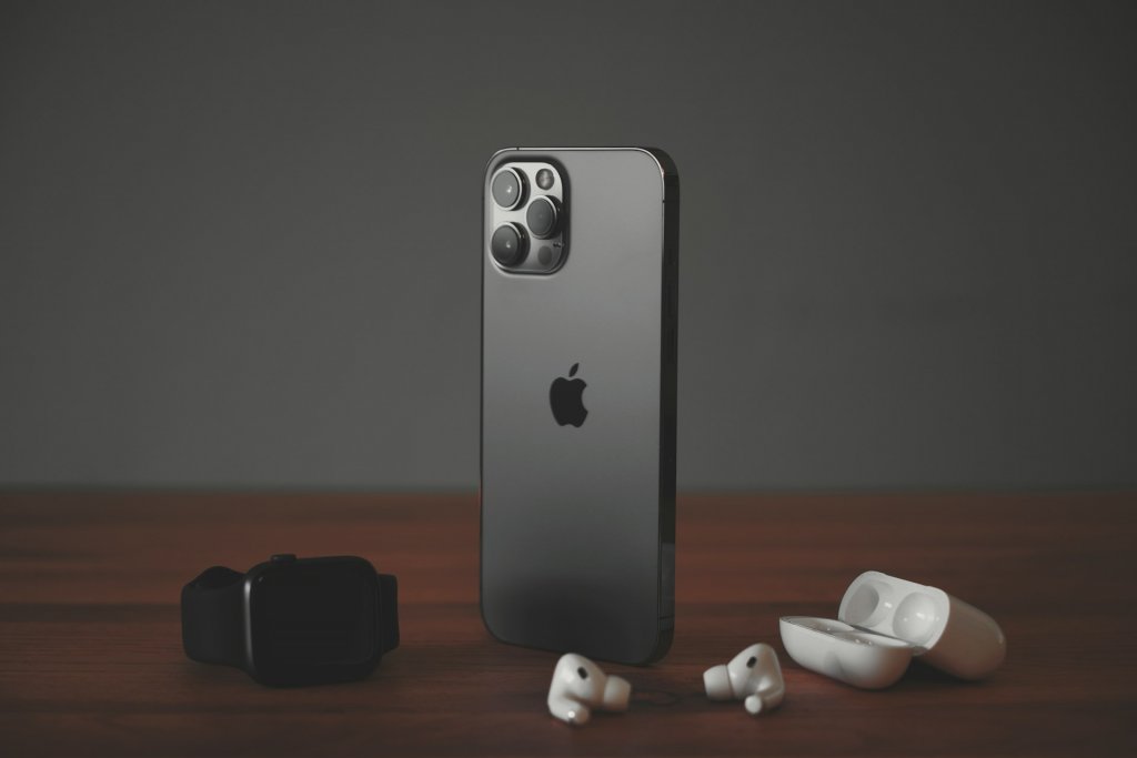 Funcții inovatoare pe care le găsești doar la telefoanele Apple