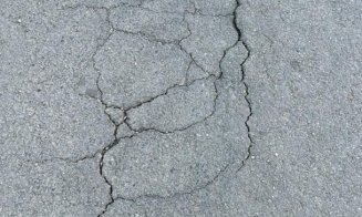 Noi probleme pe strada Uliului. Pământul pare că o ia din nou la vale