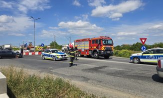 Accident între două mașini, pe un drum din Cluj. Trafic îngreunat