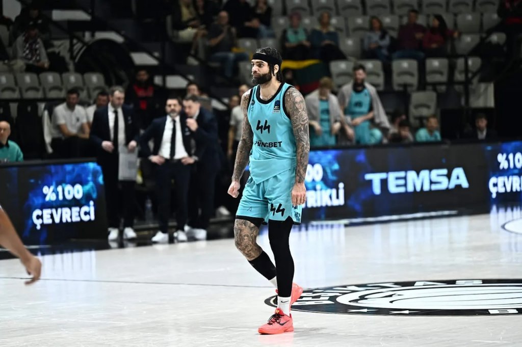 Mesajul lui Jeffery Taylor după ce a semnat cu U-BT: "Sunt foarte încântat să mă alătur echipei"