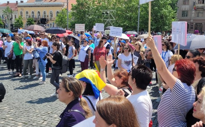Sindicaliştii din Sănătate şi Educaţie ies în stradă împotriva măsurilor de austeritate: ”Acesta este doar începutul”