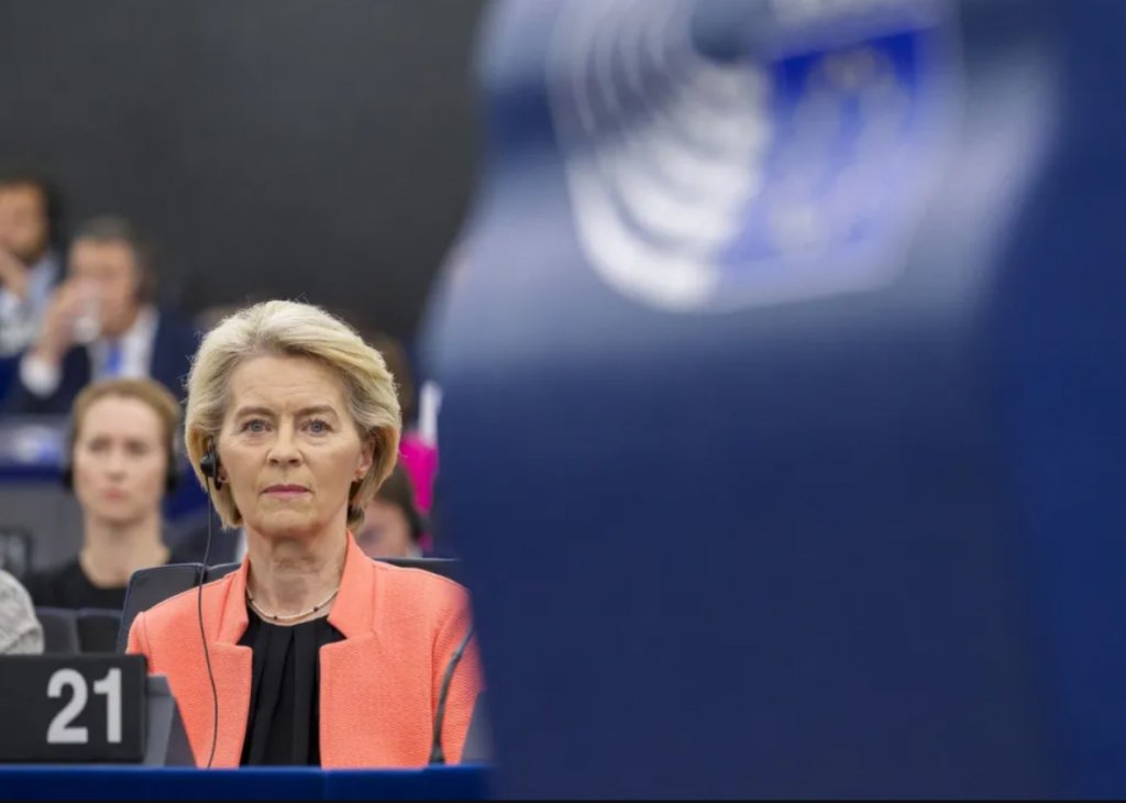 Parlamentul European a respins moţiunea de cenzură împotriva Ursulei von der Leyen. Cum au votat europarlamentarii clujeni