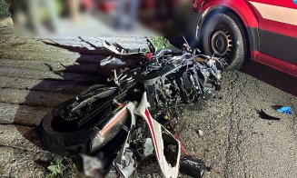 Accident mortal pe un drum din județul Cluj. Un motociclist a decedat și un minor a ajuns la spital