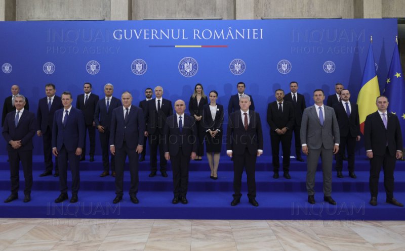 Ministrul care a dat statului o parte din salariu. Le cere directorilor din subordine să facă la fel