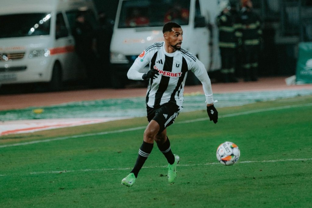 Universitatea Cluj a oficializat despărțirea de Adel Bettaieb. Atacantul va continua în Superligă