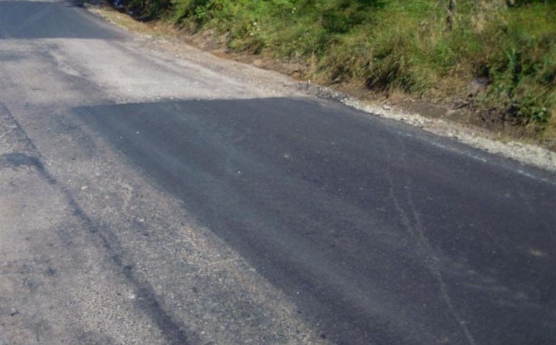 Lucrări de întreținere pe un drum important din județul Cluj