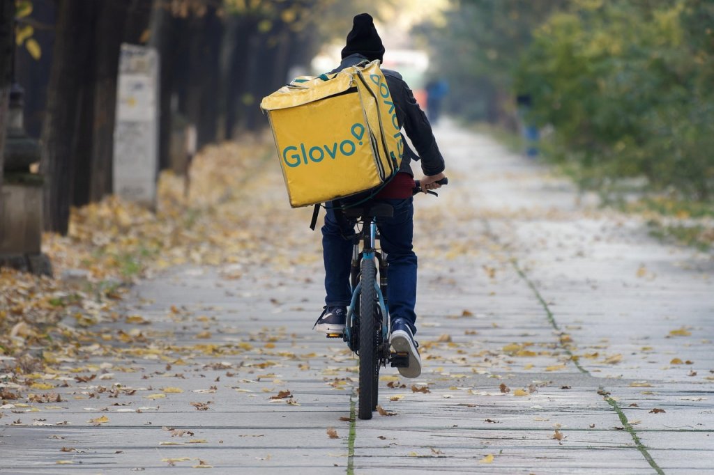 Cât se câștigă din delivery? Merită sau nu să mai faci Bolt sau Glovo în 2025