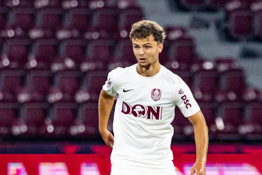 Vești bune pentru un tânăr jucător de la CFR Cluj. După ce a debutat în Superligă, clubul i-a prelungit contractul