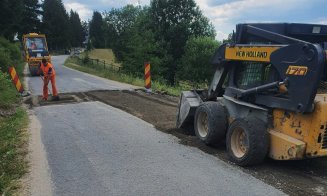 Reparații pe un drum pitoresc din zona de munte a județului Cluj