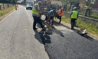 Reparații pe un drum pitoresc din zona de munte a județului Cluj