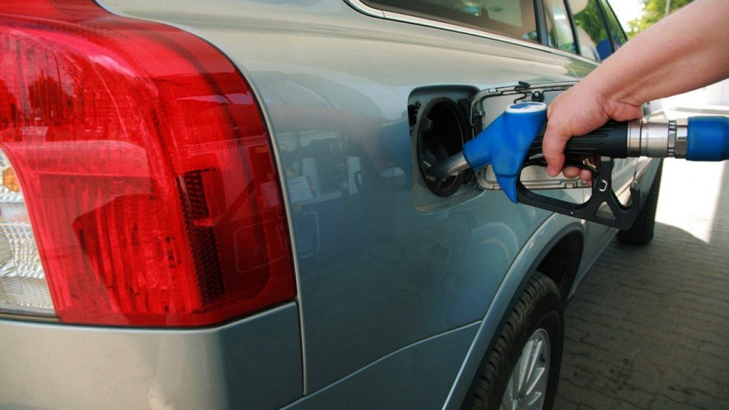 S-au scumpit din nou carburanții: Cât costă benzina și motorina după ultima creștere și ce ne așteaptă de la 1 august
