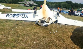 Un avion de mici dimensiuni s-a prăbușit într-un oraș din Ardeal. Pilotul a murit, iar o altă persoană se află în stare gravă