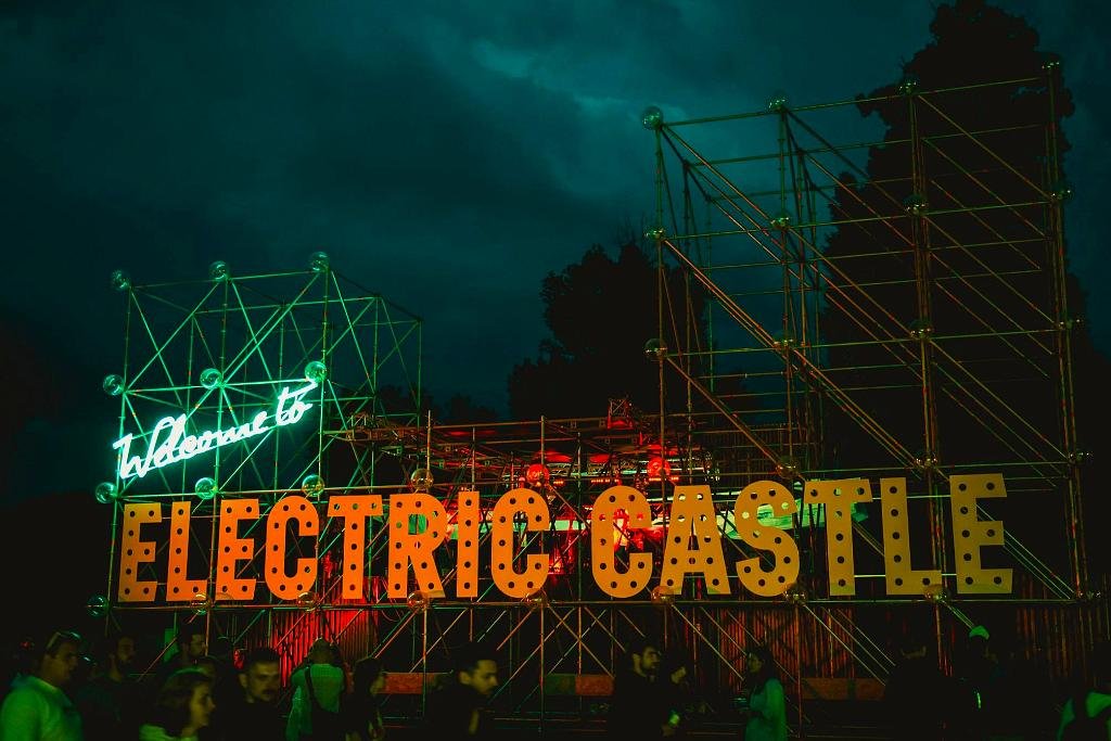 Cerul se dezlănțuie la Bonțida: Cod portocaliu chiar în prima zi de Electric Castle