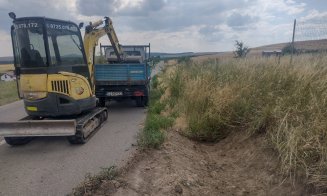 Lucrări de întreținere pe un nou drum județean care facilitează accesul spre Cluj-Napoca