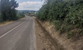Lucrări de întreținere pe un nou drum județean care facilitează accesul spre Cluj-Napoca