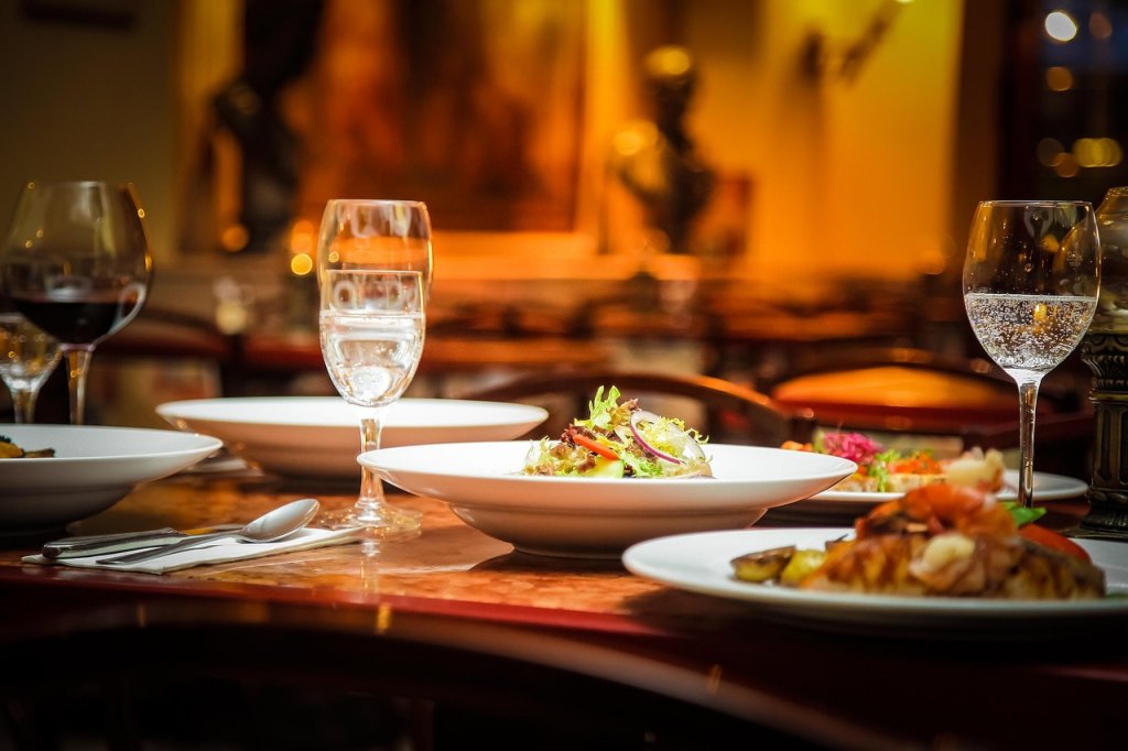 Numele noilor restaurante din Cluj-Napoca, subiect de discuție pentru locuitori: "Unele, fără legătură cu arta culinară/Fără creativitate"