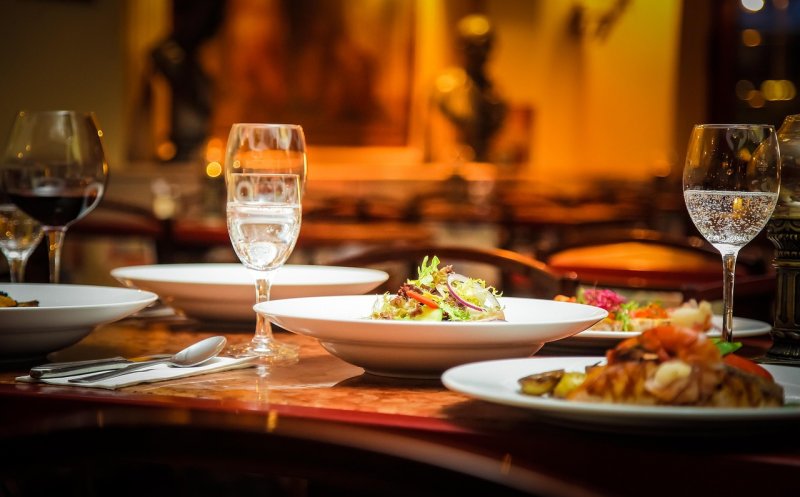 Numele noilor restaurante din Cluj-Napoca, subiect de discuție pentru locuitori: "Unele, fără legătură cu arta culinară/Fără creativitate"