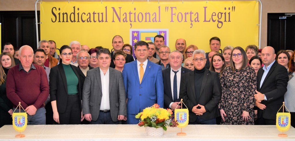 Funcţionarii publici din primării, revoltați din cauza noilor măsuri anunţate de premier
