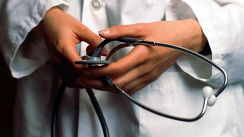 Proiect pilot pentru reducerea numărului de medici care pleacă din țară. Anunțul ministrului Sănătății