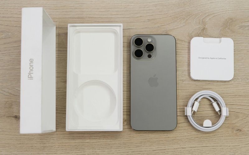 4 tipuri de folii de protecție care țin zgârieturile departe de noul tău iPhone 16