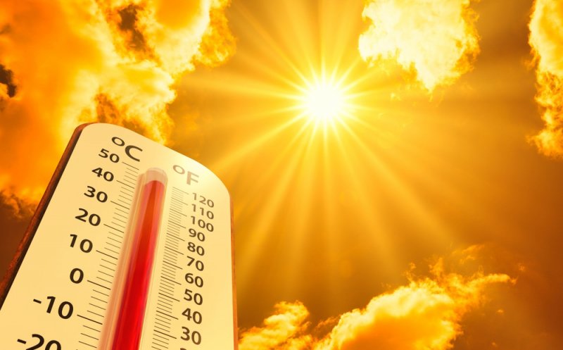 Caniculă extremă în România. Sâmbătă ar putea fi cea mai fierbinte zi: 42°C la umbră