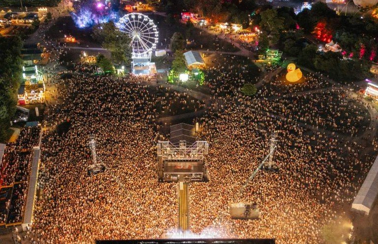 Clujul impresionează Europa! Festivalul de la Bonțida, elogiat de Rolling Stone: „Idei proaspete și viziune unică”