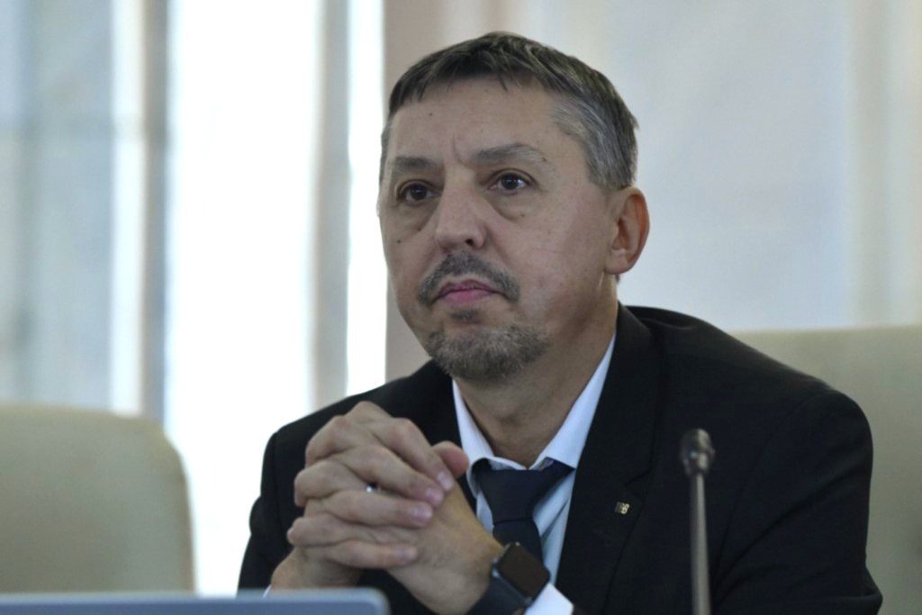 Sindicatele din Învățământ îi cer ministrului Daniel David să se retragă din funcție: "Faceți un gest onorabil și prezentați-vă demisia!"