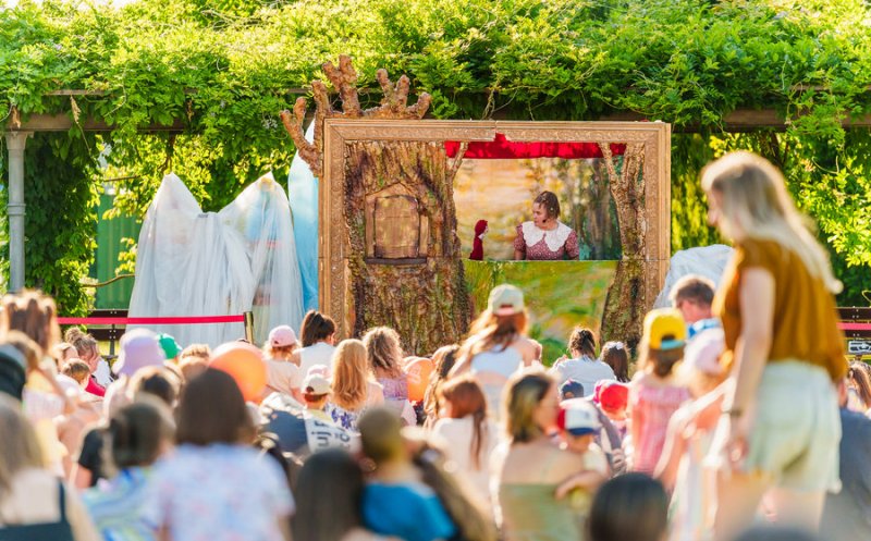 Atmosferă de vacanță la Iulius Mall Cluj: povești magice la teatrul de păpuși, filme sub cerul liber și inspirație pentru nunta perfectă, la Wedding Days!