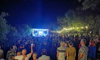 S-au mutat din Cluj la Breb, cel mai instagramabil sat din România și casă a Regelui Charles. Au recondiționat case tradiționale și acum fac festival 