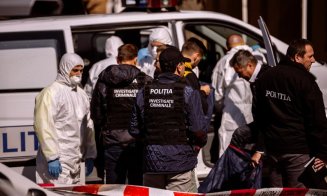 Scene desprinse din filme de groază: O femeie s-a aruncat de la etaj, iar în apartament a fost găsit cadavrul fiului ei