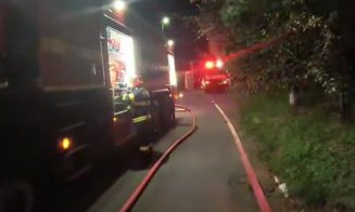 Incendiu la Fabrica de arme Cugir. Hala cu muniție, cuprinsă de flăcări. A fost emis mesaj Ro-Alert
