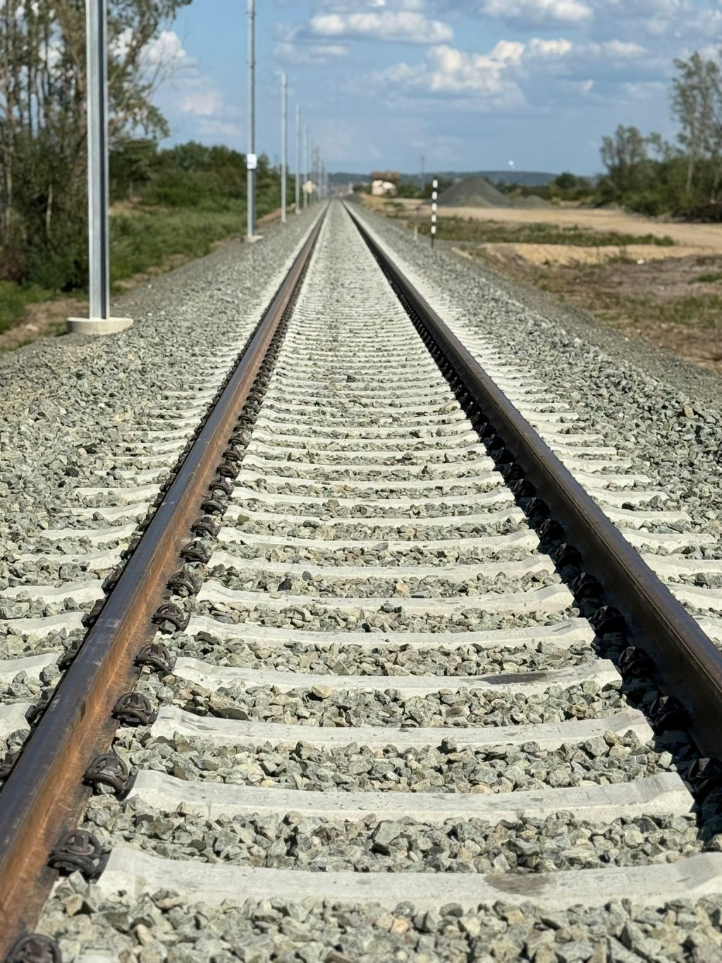 Calea ferată Cluj – Oradea. 7 kilometri de linie nouă, redeschiși circulației pe lotul către Ungaria