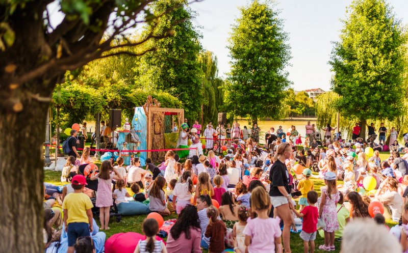 O nouă săptămână, iar poveștile dedicate cinefililor și celor mici continuă la Iulius Mall. Movie Nights și Kids Thursdays te invită în Iulius Parc
