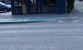 Asfaltul din Florești face ”gropițe” după ploaie / ”Grijă mare la cauciucuri!”