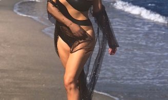 Loredana Groza nu se lasă la J Lo / Ședință foto pe plajă pentru a-și etala corpul de puștoaică, la 55 de ani