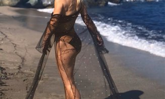 Loredana Groza nu se lasă la J Lo / Ședință foto pe plajă pentru a-și etala corpul de puștoaică, la 55 de ani