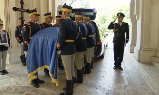 Sicriul fostului președinte a părăsit Palatul Cotroceni. A început slujba de înmormântare la Biserica Cotroceni