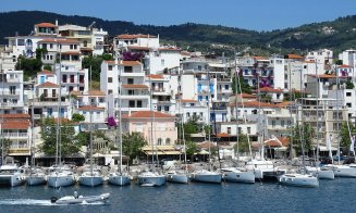 Clujenii aleg vacanțele în alte țări. Câți bani scot din buzunar pentru sejururi pe insulele din Grecia și Italia în 2025