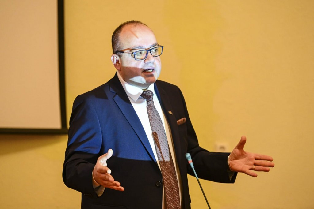 Profesor UBB Cluj: S-a și terminat 'judecata istoriei' în cazul comunismului ori al fascismului, iar verdictul public este că ne-au plăcut și le vrem înapoi? Îi invit pe toți colegii, profesorii și intelectualii acestei țări să explice