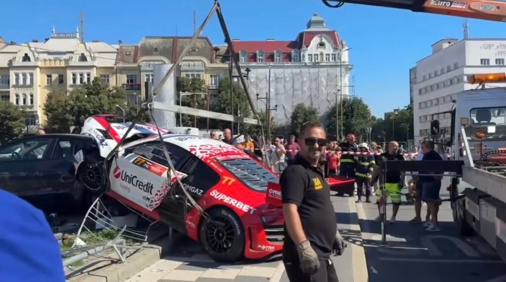 Fiul lui Mihai Leu, accident la Super Rally Timișoara. Mașina de concurs a tatălui său a fost grav avariată / Cum s-a produs accidentul