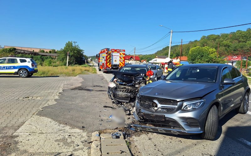 Accident rutier cu patru victime în județul Cluj. A intervenit descarcerarea