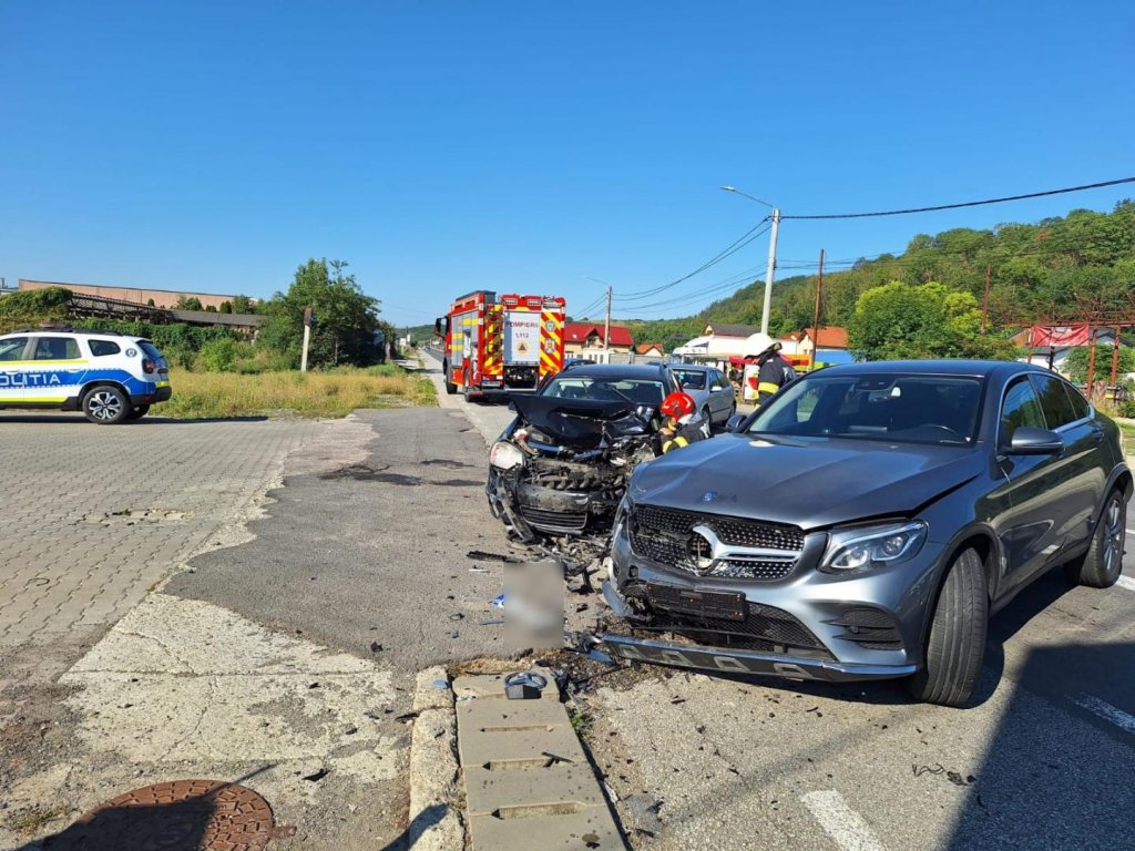 Cum s-a produs accidentul rutier din Gherla, în urma căruia patru persoane au ajuns la spital